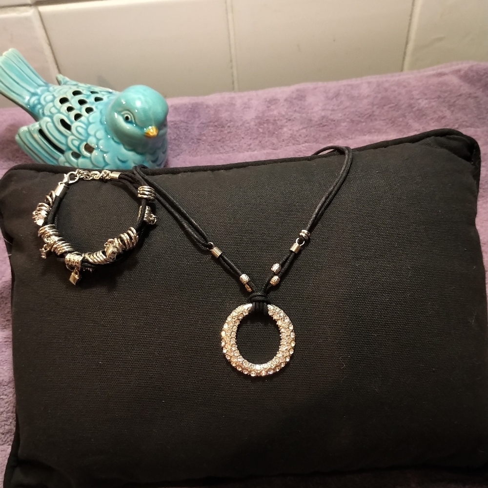 Rhinestone O necklace and matching bracelet EUC